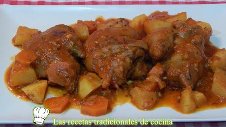Manitas de cerdo estofadas con patatas