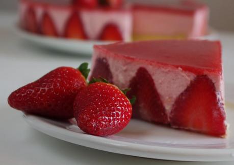 Tarta de mousse de fresas