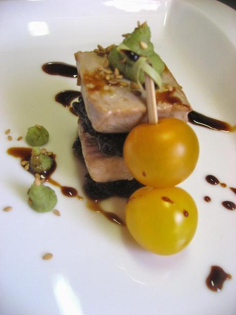 ATÚN MARINADO CON MERMELADA DE ALGAS Y WASABI ATÚN MARINADO CON MERMELADA DE ALGAS Y WASABI