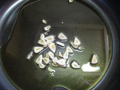 ATÚN MARINADO CON MERMELADA DE ALGAS Y WASABI ATÚN MARINADO CON MERMELADA DE ALGAS Y WASABI