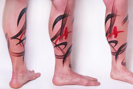 Tatuaje en las piernas de Amanda Wachob