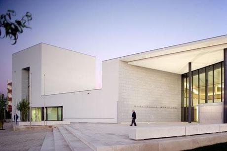 Biblioteca Municipal de Aveiro, Portugal, de ARX (Nuno Mateus, José Mateus)