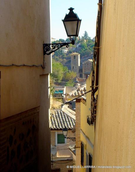 Como roca y sobre roca