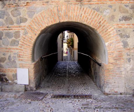 Como roca y sobre roca