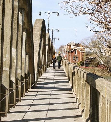 En Caledonia, ON, inaugurando el sol