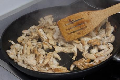 Noche mejicana: nachos foster y fajitas de pollo