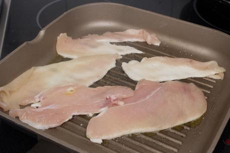 Pasta con pollo y salsa de champiñones