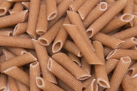 Pasta con pollo y salsa de champiñones Pasta con pollo y salsa de champiñones