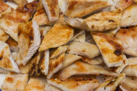 Pasta con pollo y salsa de champiñones