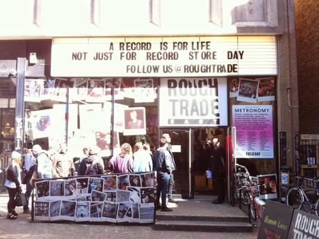 Nos llevan años de ventaja: La jornada del Record Store Day  2014 desde Londres, una experiencia fantástica.