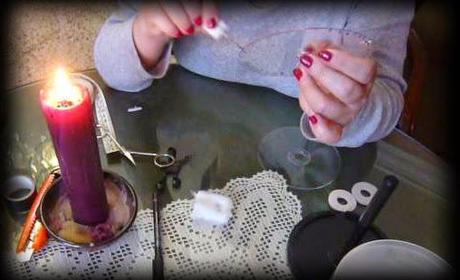 Recicla: Joyero con tarrina de CDs