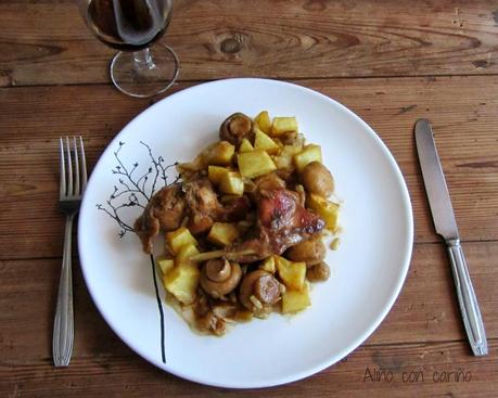 CONEJO CON CHAMPIÑONES Y PIÑONES