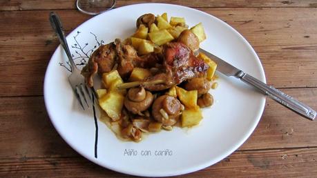 CONEJO CON CHAMPIÑONES Y PIÑONES