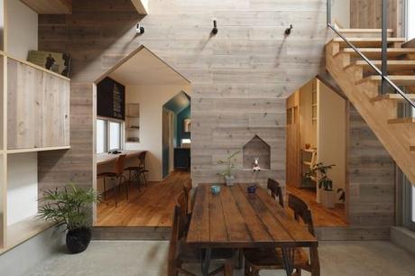 4 hazukashi house