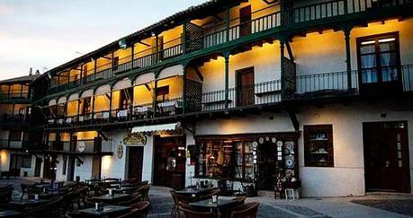 Cómo evitar atracos y robos en el pequeño comercio de pueblo tienda-pueblo-alarma-luz-encendida