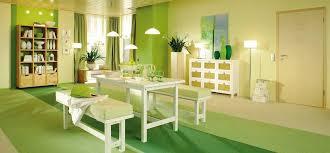 Bellos comedores en color verde