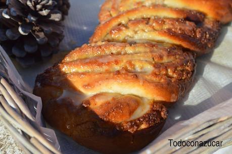 TRENZA DE MAZAPÁN Y AVELLANAS