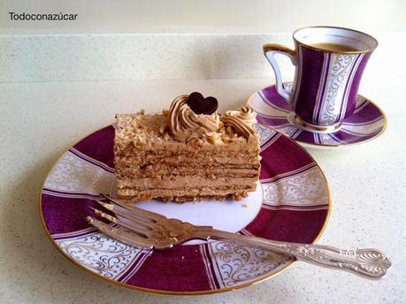 TARTA DE CAFÉ Y GALLETAS.