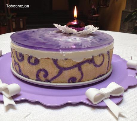 TARTA DE QUESO Y VIOLETAS PARA CELEBRAR QUE ¡CUMPLIMOS UN AÑO!