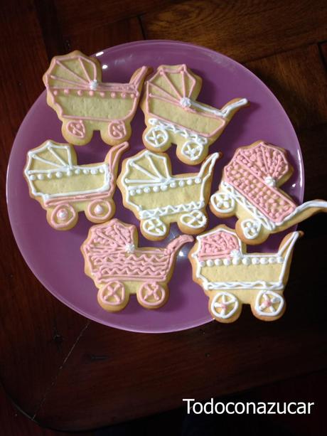 GALLETAS CON AROMA DE FRESA PARA UN BAUTIZO