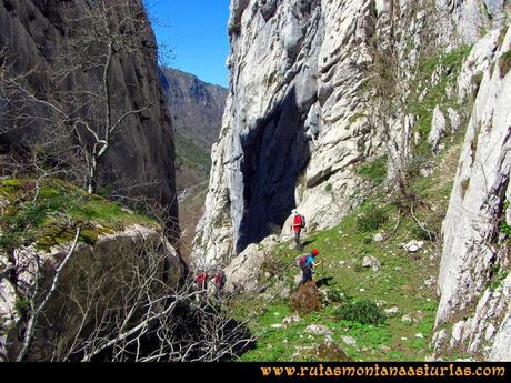 Ruta al Campigüeños y Carasca: Saliendo de la  Foz de Melordaña