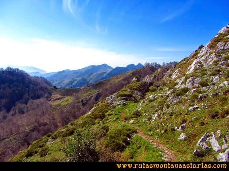 Ruta al Campigüeños y Carasca: Camino al collado Frieru