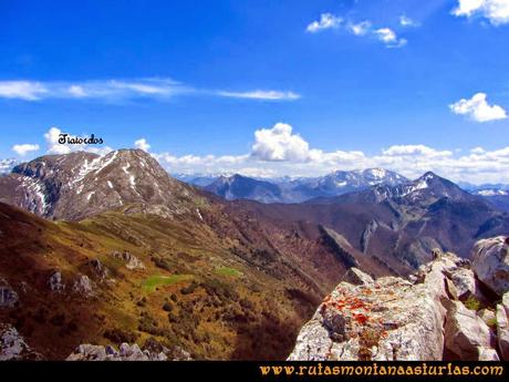 Ruta al Campigüeños y Carasca: Desde la Carasca, vista del Tiatordos, Collau Zorru, Peña Ten y Pileñes y Maciédome