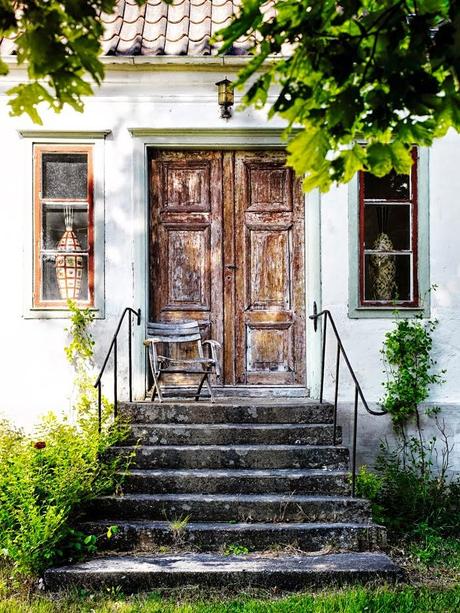 HOY ME QUEDO EN LA PUERTA... LA VENTANA INDISCRETA