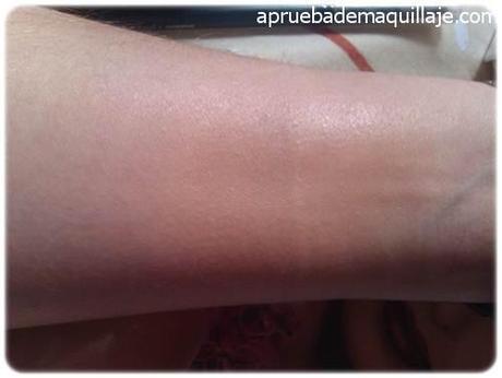 Teint crème sublime de Chenyu Cosmetics Swatch en el brazo del maquillaje en crema Teint crème sublime de ChenYu Cosmetics