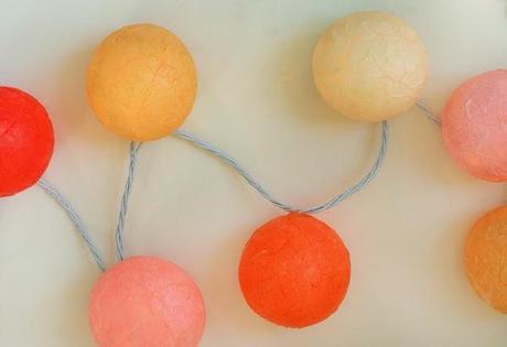Hazlo tú: gurinalda de bolas de colores de papel maché