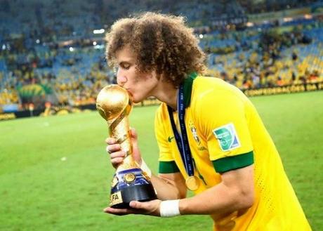 David Luiz con la copa confederaciones