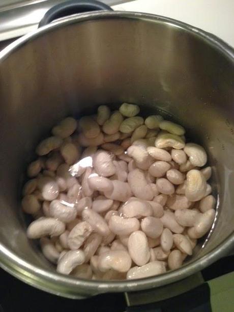 Judiones con chorizo y zanahoria. Comida para la oficina.