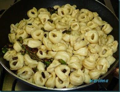 tortellini al queso con salsa falso pesto rojo3 copia