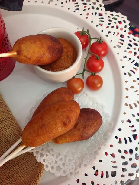 SEGUNDO RETO DE QUÉ RICO MAMA! PERRITOS CALIENTES CON GABARDINA Y SALSA PICANTE