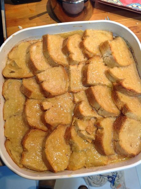 BREAD AND BUTTER PUDDING CON MERMELADA DE JENGIBRE Y PERAS CARAMELIZADAS