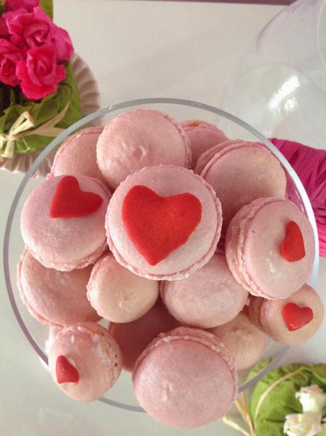 MACARONS DE FRAMBUESA CON MERENGUE FRANCES Y RELLENOS DE CREMA DE FRAMBUESA O DE LEMON CURD