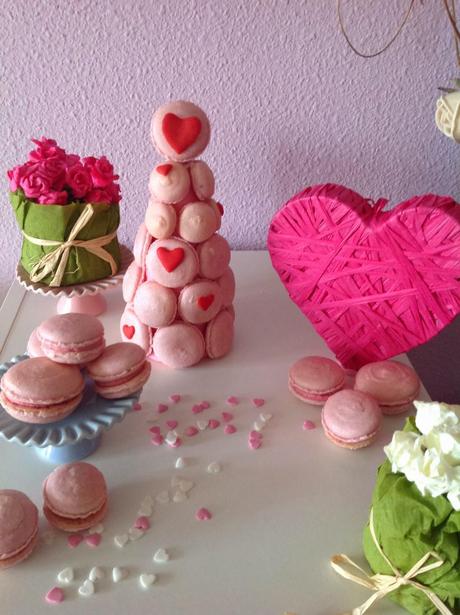 MACARONS DE FRAMBUESA CON MERENGUE FRANCES Y RELLENOS DE CREMA DE FRAMBUESA O DE LEMON CURD