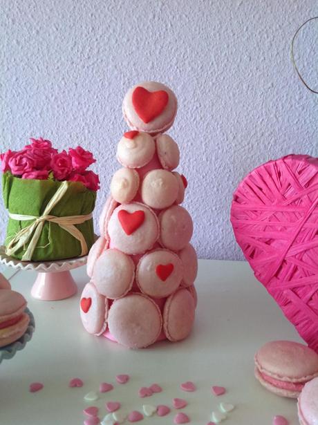 MACARONS DE FRAMBUESA CON MERENGUE FRANCES Y RELLENOS DE CREMA DE FRAMBUESA O DE LEMON CURD