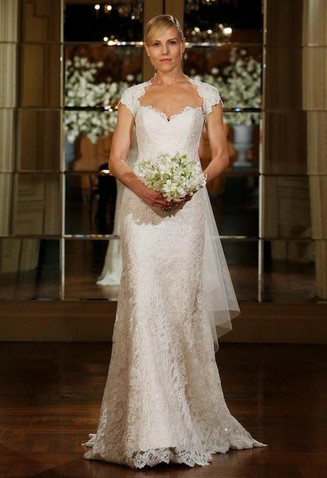 La colección de vestidos de novia 2015 de Romona Keveza resalta la belleza y feminidad