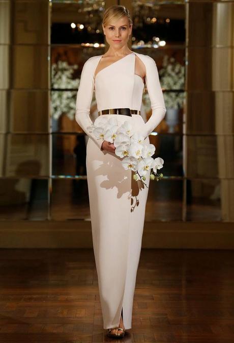 La colección de vestidos de novia 2015 de Romona Keveza resalta la belleza y feminidad