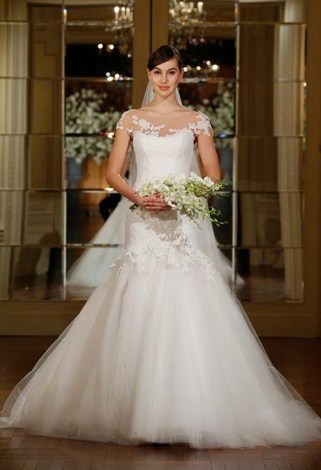 La colección de vestidos de novia 2015 de Romona Keveza resalta la belleza y feminidad
