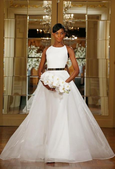 La colección de vestidos de novia 2015 de Romona Keveza resalta la belleza y feminidad