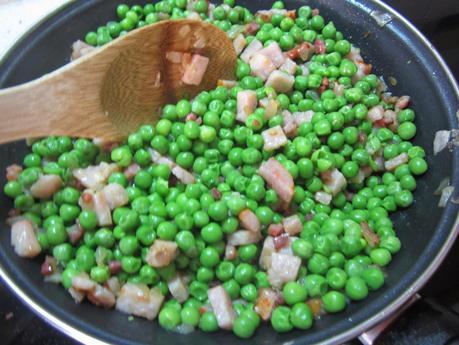 GUISANTES SALTEADOS CON LOMO Y SALSA SOJA GUISANTES SALTEADOS CON LOMO Y SALSA SOJA