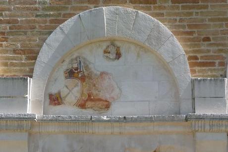 La iglesia de Santa Maria Ronzano se caracteriza por una clara impronta del período románico.