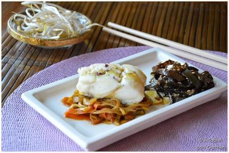 Bacalao con Verduras en Salsa de Soja y Espaguetis de Mar