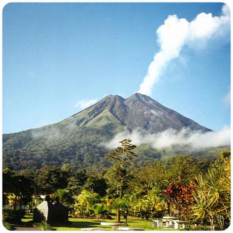 COSTA RICA: SUS RANAS Y SU CASADO - UN VIAJE AL JARDÍN DEL EDÉN