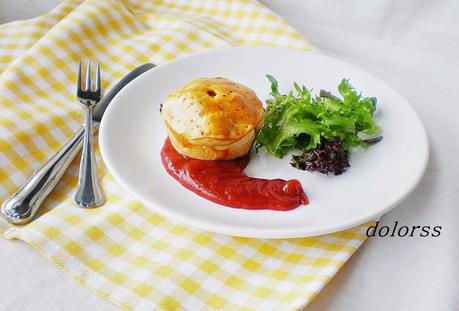 Pastel de carne  o meat pie con kétchup