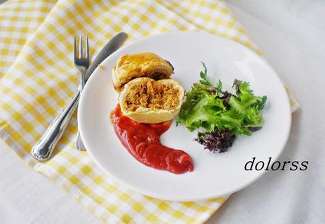 Pastel de carne  o meat pie con kétchup