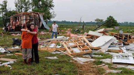 Tornados y violentas tormentas sacuden EEUU