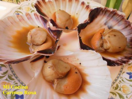 PEREGRINAS A LA PLANCHA AL AROMA MALAGUEÑO 